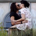 katy-perry-russell-brand-kissing