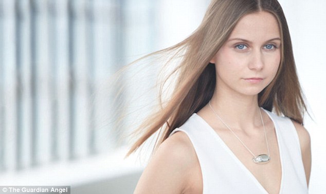 article-2619920-1D903BEB00000578-204_634x379