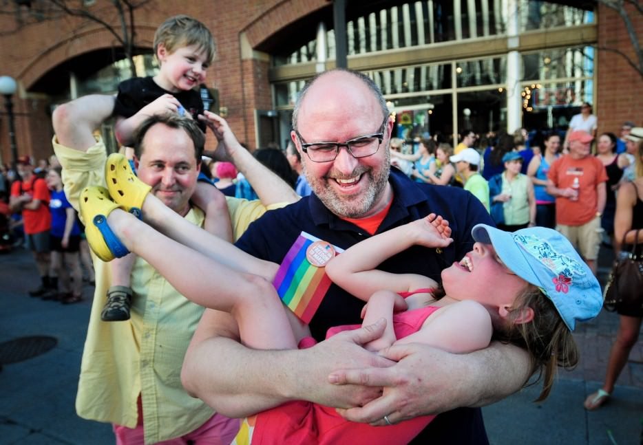 Supporters%20celebrate%20as%20Minnesota%20legalizes%20gay%20marriage%20