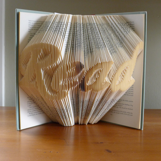 read-folded-book-sculpture