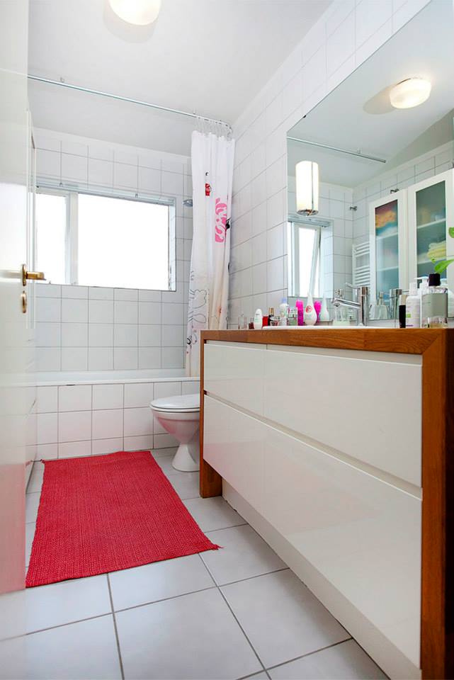 Baðherbergið er nýtekið í gegn