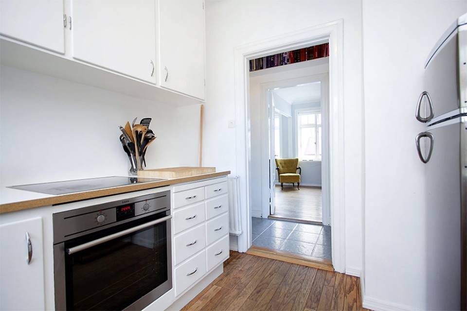 Ný tæki í eldhúsinu en innréttingin falleg en gömul