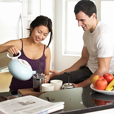 couple-make-coffee-400x400