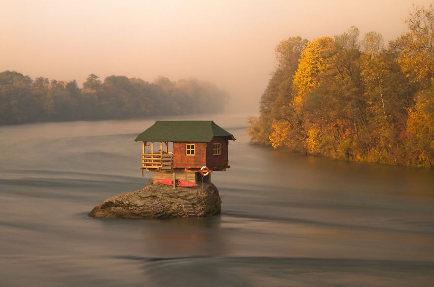 small-house-grand-nature-landscape-photography-301__880