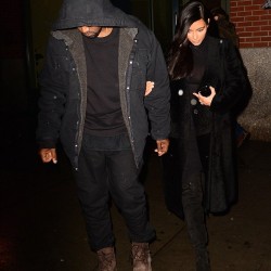 23D4380300000578-2863872-Reunited_Kanye_West_left_and_Kim_Kardashian_right_were_seen_in_N-m-18_1417923918280