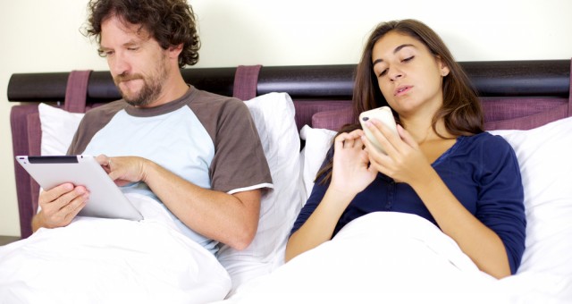 smartphones-on-bed