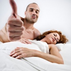 man-in-bed-thumbs-up-300×336