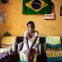 I-photographed-women-from-37-countries-to-show-that-beauty-is-everywhere9__880.jpg