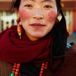 different-countries-women-portrait-photography-michaela-noroc-15-tibet-china.jpg