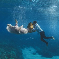 Underwater-Trash-Dress-Joelle-Perry-Gown-Maui-22