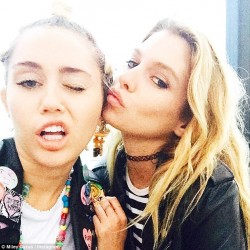 29C5A8F100000578-3131221-Close_MIley_and_24_year_old_model_Stella_are_reportedly_in_a_rel-m-68_1434709094085