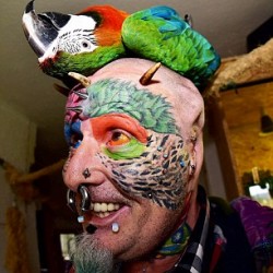 2D77E07900000578-3275576-Ted_Richards_who_had_his_ears_cut_off_to_look_like_his_parrots_w-a-42_1444991026276