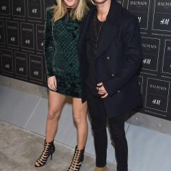 2D9C871800000578-3282147-Date_night_Ellie_Goulding_was_spotted_cosying_up_to_her_beau_Dou-a-81_1445415102056
