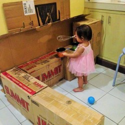 how-to-create-a-mini-cardboard-kitchen-for-you-toddler-2__700