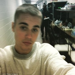 33ABAD2300000578-0-Good_hair_day_Pop_star_Justin_Bieber_shared_a_selfie_showing_off-m-100_1461988254975