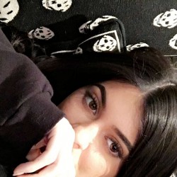 3411B07600000578-3587943-Lovesick_Daughter_Kylie_Jenner_retreated_to_momager_Kris_s_caver-m-71_1463102868846