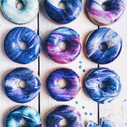 Galaxy-Donuts-By-Sam-Melbourne-575c3f84d75d2__880.jpg
