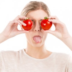 Girl-with-tomatoes_shutterstock_145781252