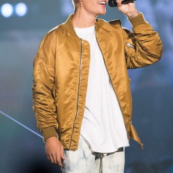35A268D900000578-3669830-Oops_Poor_Justin_Bieber_pictured_on_the_Purpose_tour_in_Canada_i-m-34_1467374504696