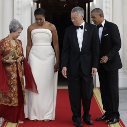 36D1768D00000578-3720584-The_black_tie_dinner_in_honor_of_Prime_Minister_Lee_Hsien_Loong_-a-33_1470187166307