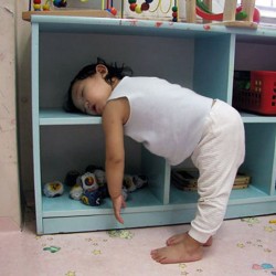 funny-kids-sleeping-anywhere-125-57aaeafca9771__605.jpg