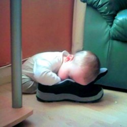 funny-kids-sleeping-anywhere-126-57aaebb19a8de__605.jpg