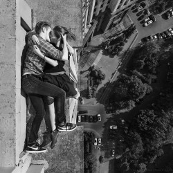 roof-climbing-girl-dangerous-selfies-angela-nikolau-russia-3