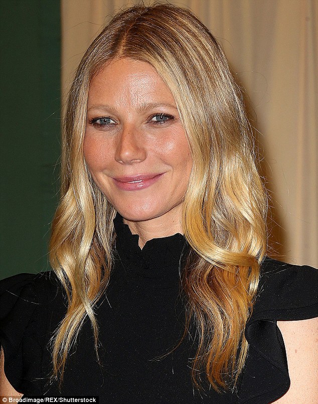 3920E35600000578-3842210-A_second_baby_and_a_divorce_separate_these_snaps_of_Gwyneth_Palt-m-37_1476685947466