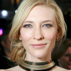 3920E5B300000578-3842210-Cate_Blanchett_played_Galadriel_Fairest_of_the_Elves_her_beauty_-m-23_1476685544357