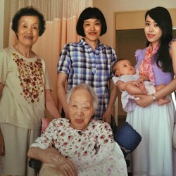 family-portrait-different-generations-in-one-photo-20__605