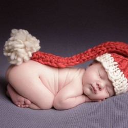 newborn-babies-christmas-photoshoot-knit-crochet-outfits-41-584eb57454143__880.jpg
