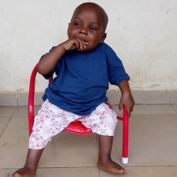 nigerian-starving-thirsty-boy-first-day-school-anja-ringgren-loven-18