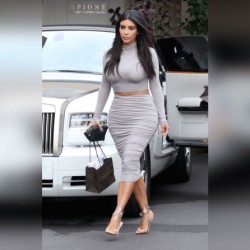 kim-kardashian-plastic-surgery-boobs-butt-reduction-before-after-pics-3